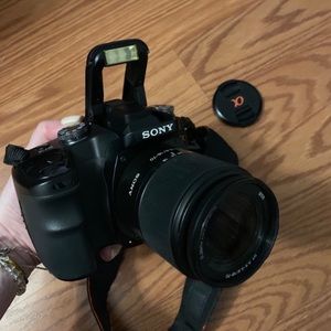 Sony Alpha A100 10.2MP Digital Camera